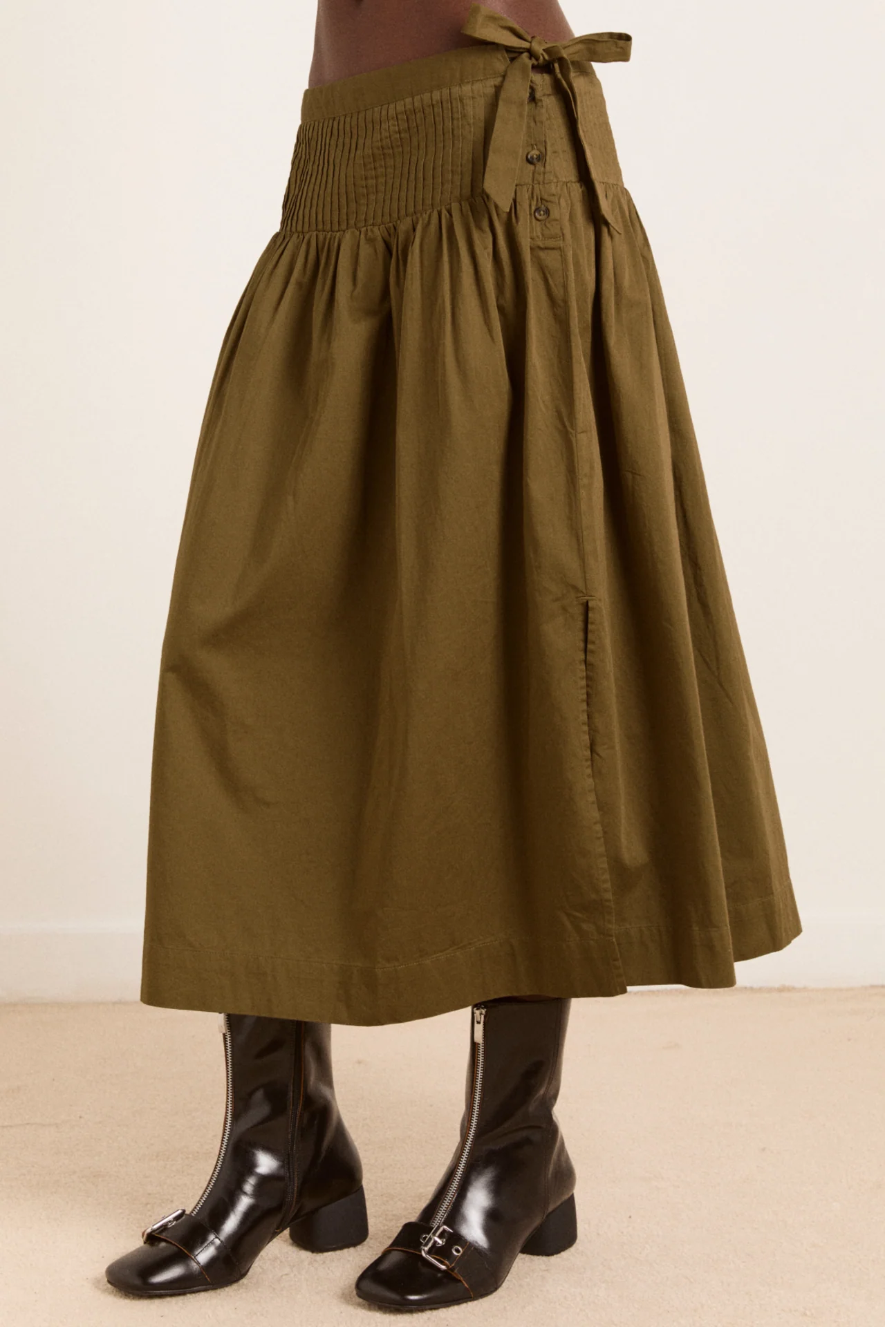 1675-josie-midi-skirt-olive-cotton-satin-2.webp Josie Midi Skirt - Olive Cotton Satin