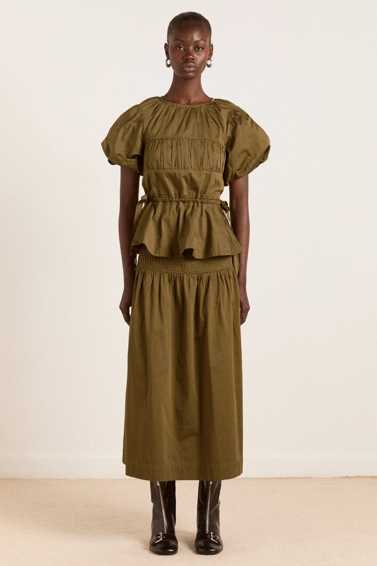 1675-josie-midi-skirt-olive-cotton-satin-3.webp Josie Midi Skirt - Olive Cotton Satin