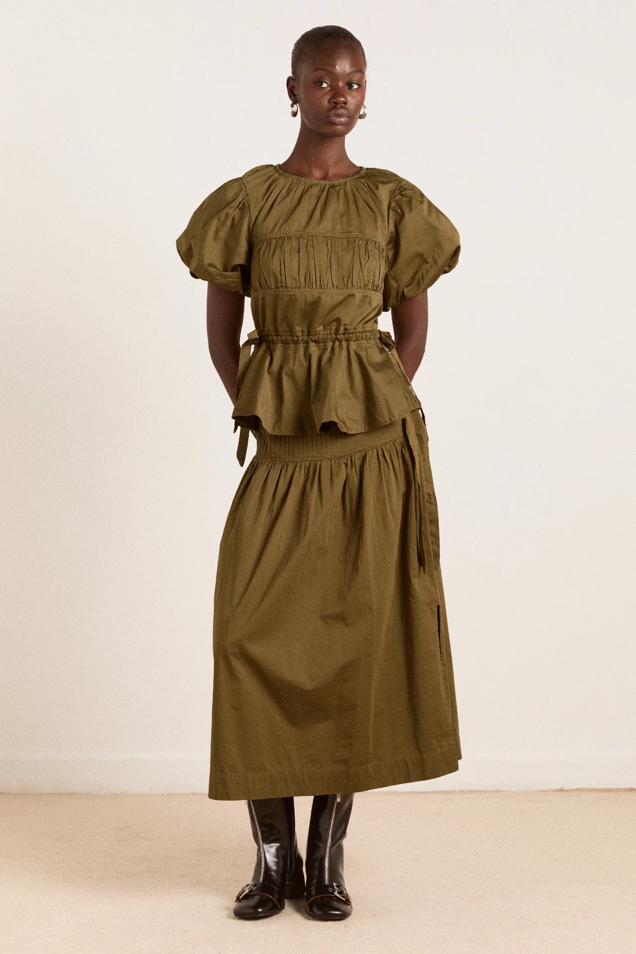 1675-josie-midi-skirt-olive-cotton-satin-4.webp Josie Midi Skirt - Olive Cotton Satin