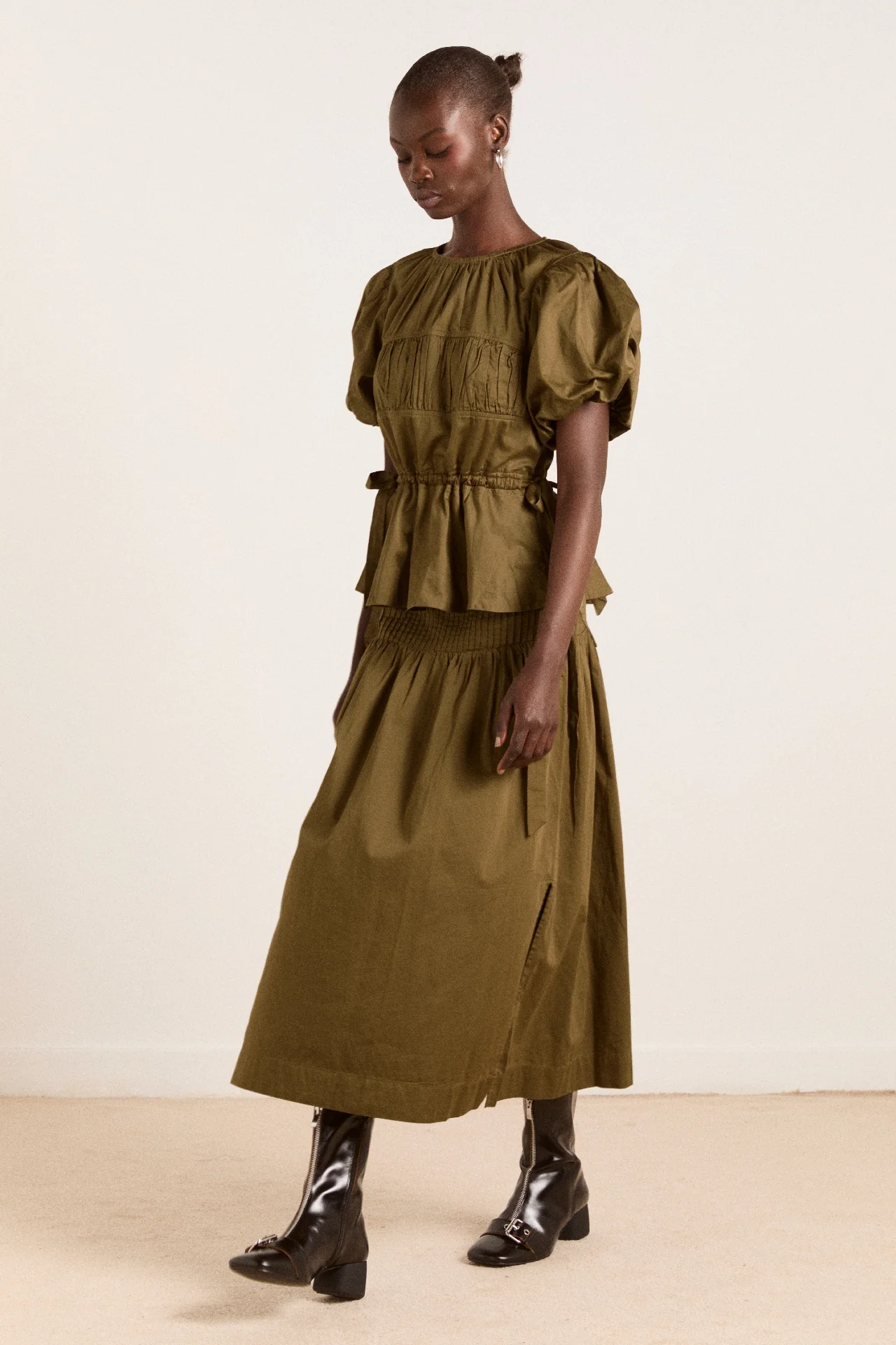 1675-josie-midi-skirt-olive-cotton-satin-5.webp Josie Midi Skirt - Olive Cotton Satin