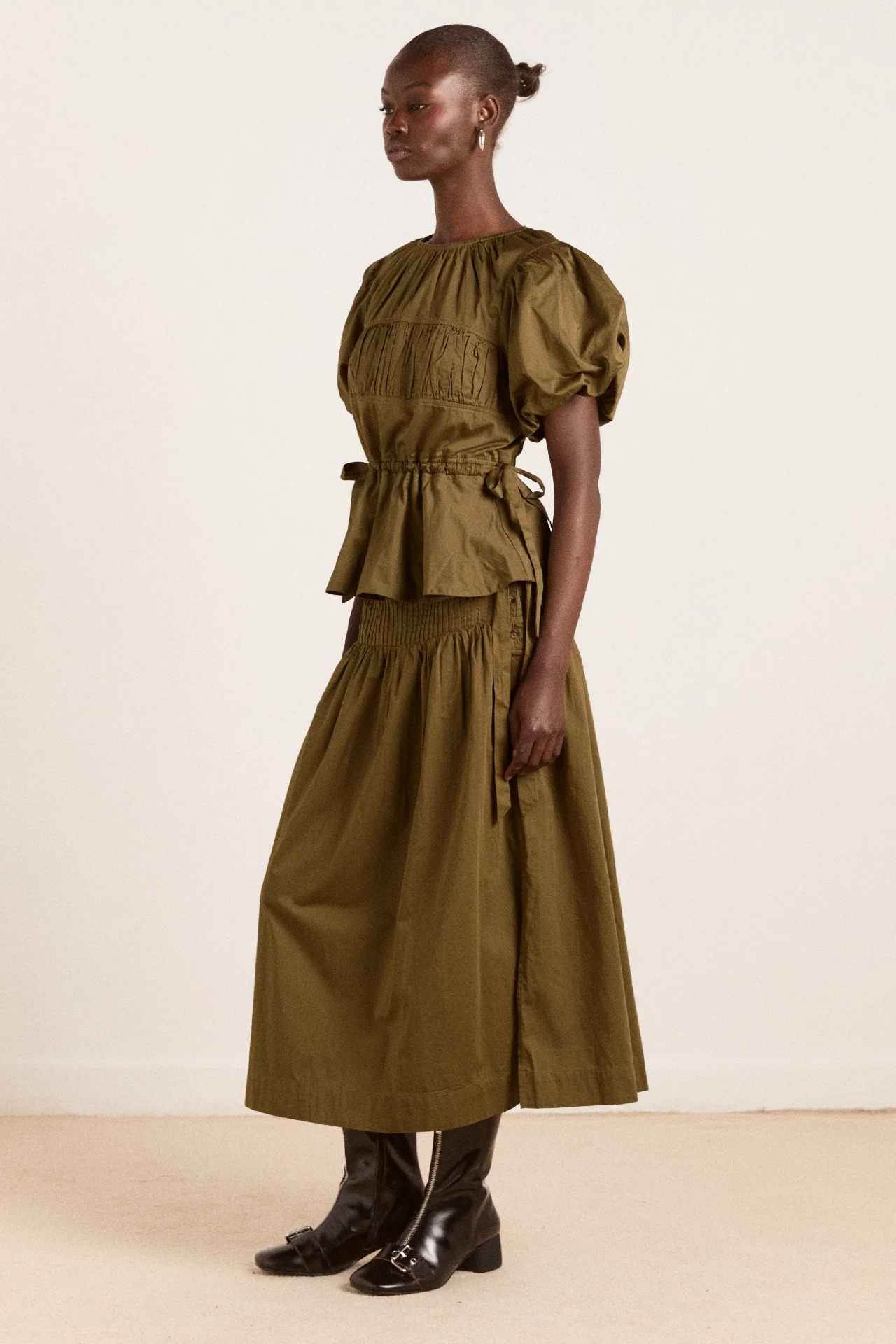 1675-josie-midi-skirt-olive-cotton-satin-6.webp Josie Midi Skirt - Olive Cotton Satin