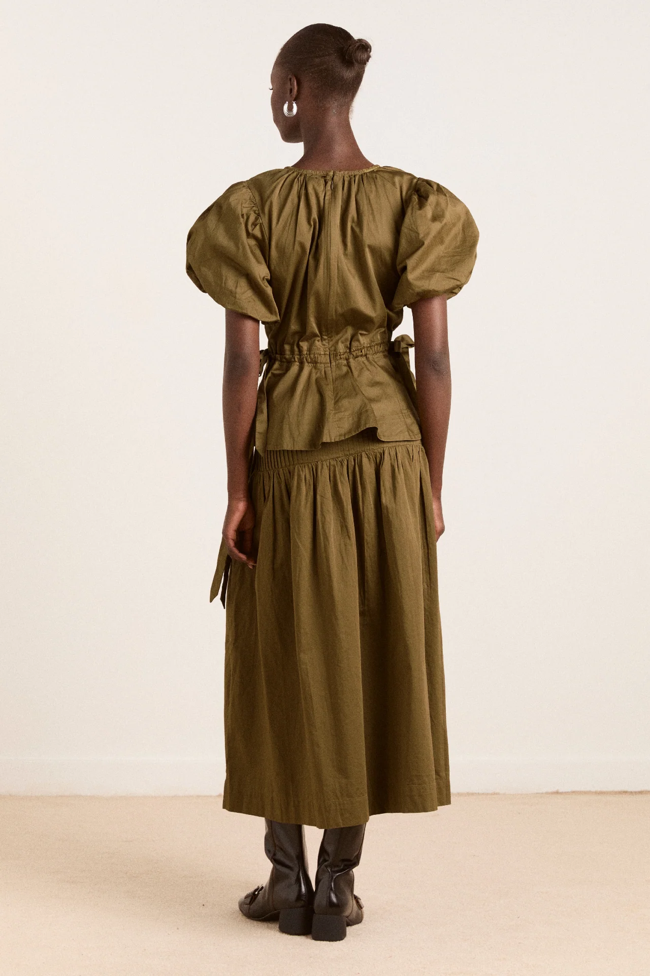 1675-josie-midi-skirt-olive-cotton-satin-8.webp Josie Midi Skirt - Olive Cotton Satin