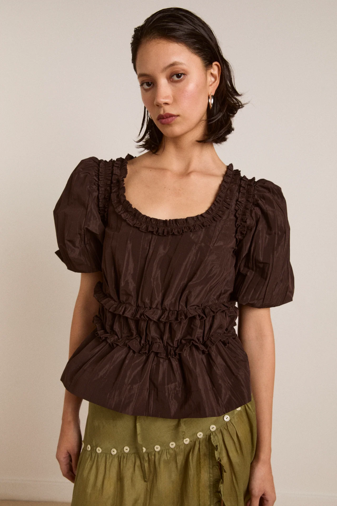 1865-everly-ruffle-blouse-choc-taffeta-1.webp Everly Ruffle Blouse - Choc Taffeta
