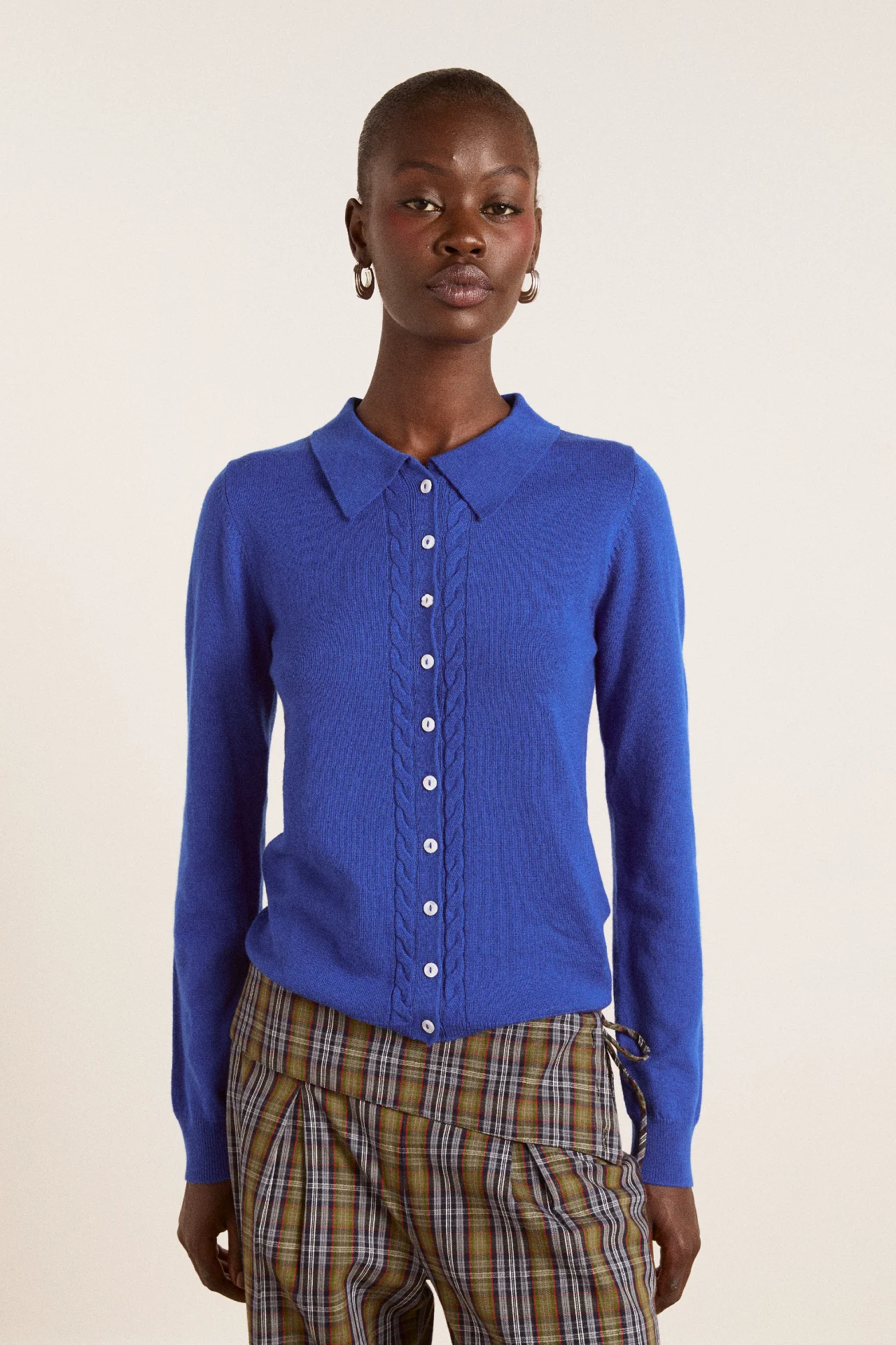 1937-voula-fine-gauge-cardigan-blue-1.webp Voula Fine Gauge Cardigan Blue