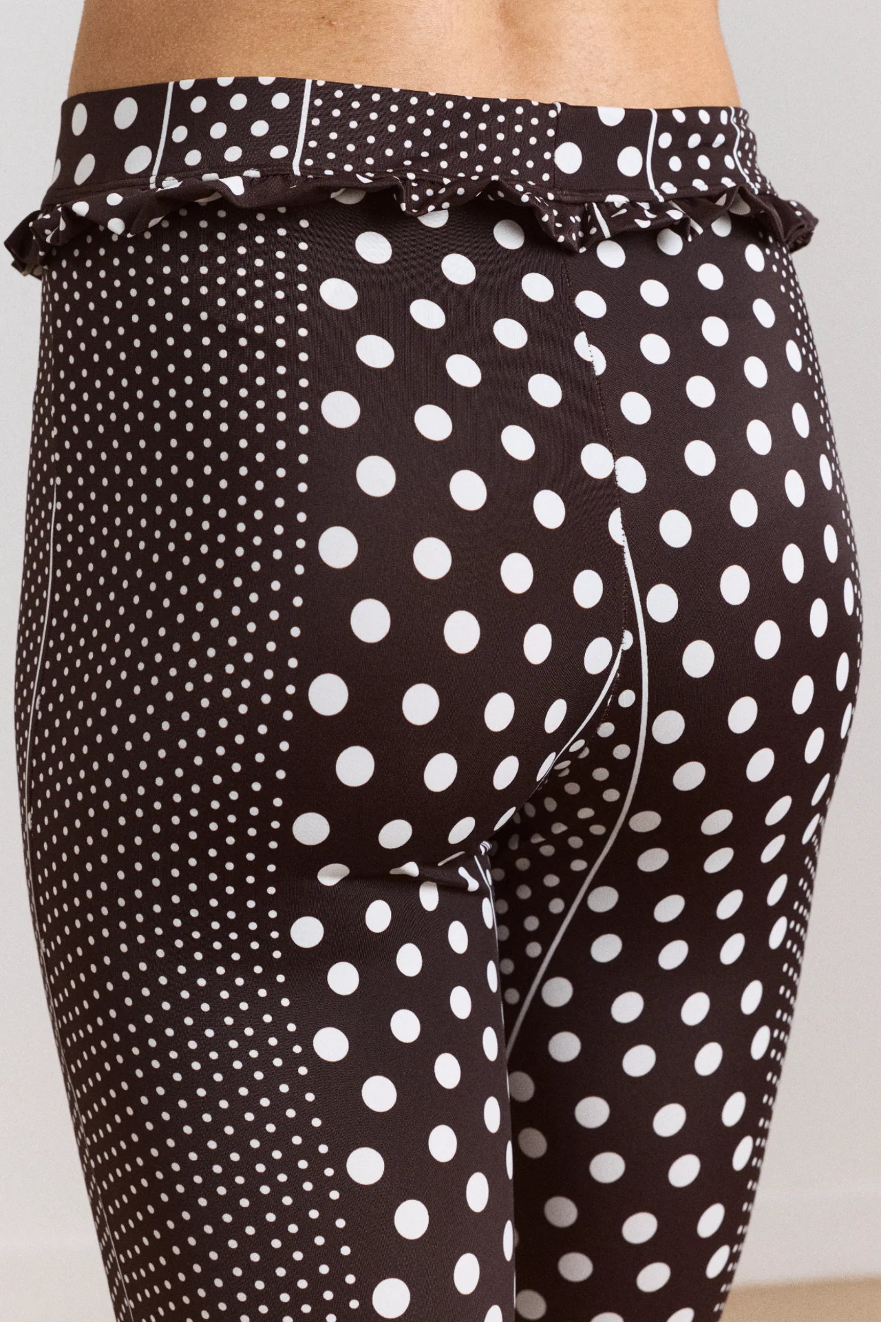 510-cove-capri-pant-spot-stripe-print-12.webp Cove Capri Pant - Spot Stripe Print