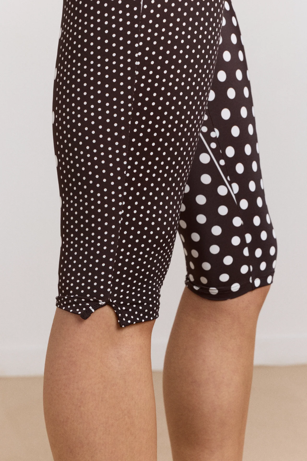 510-cove-capri-pant-spot-stripe-print-13.webp Cove Capri Pant - Spot Stripe Print